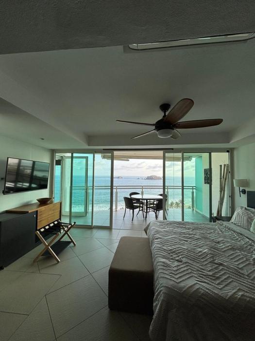 Departamento en Bay View Grand Marina Ixtapa 1101- N