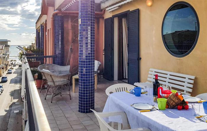 Nice Apartment In Donnalucata With House Sea View