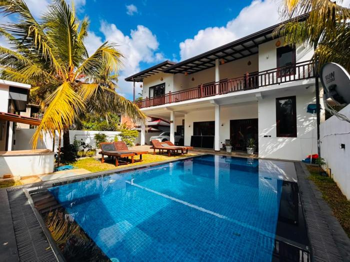 Parrot Perch Villa Dickwella
