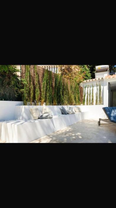 Villa moderna con piscina