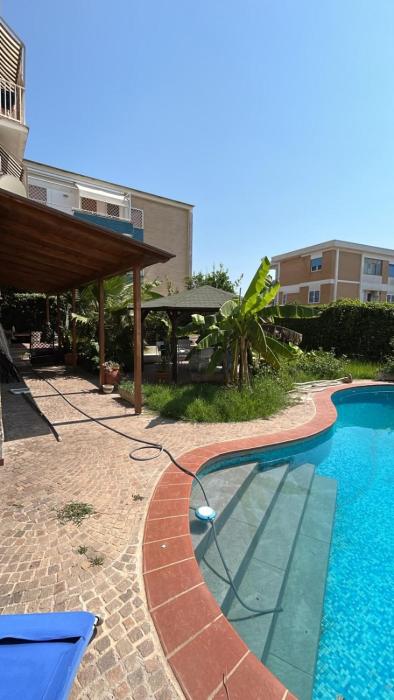 Seaside Apartment with Private Pool and Parking, Anzio