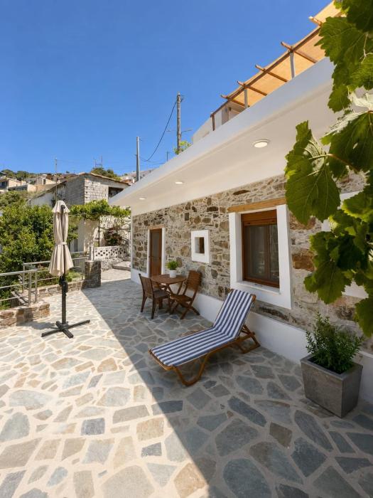 Anastasias House in Kambos with view