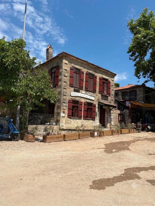 hüseyin meral sevimli köy evi