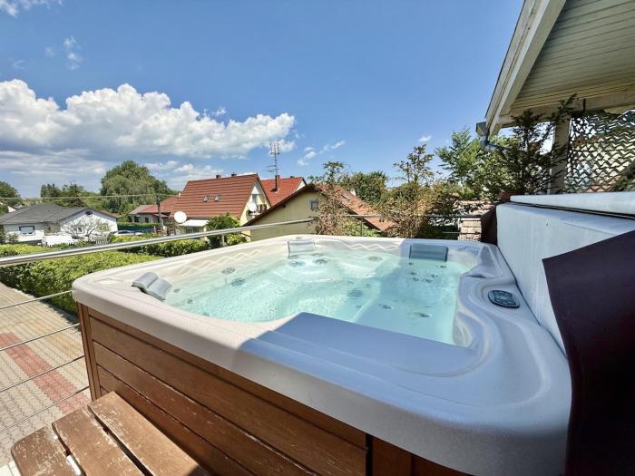 Lelle Udvar 3 Private Jacuzzi AC Free parking