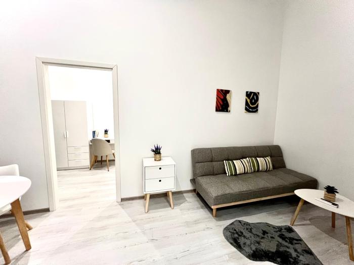 A57 Apartment Downtown- 1 BR-AC