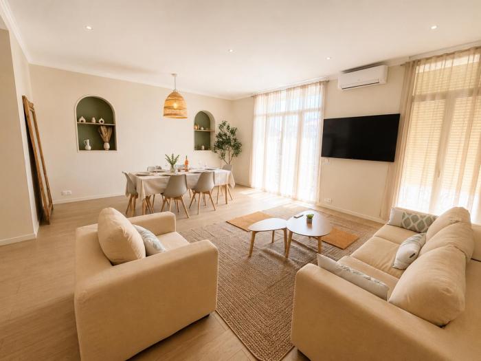 Haussmann Luxury, T4, 6P, AC, Central, Standing