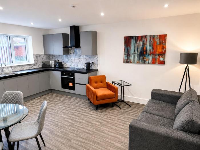 Modern Flat Close to EMA Airport 3