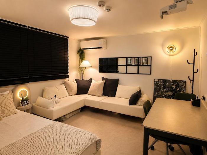NEW Luxury Hideout !! Jamsil, KSPO DOME, Lotte World, Free Netflix