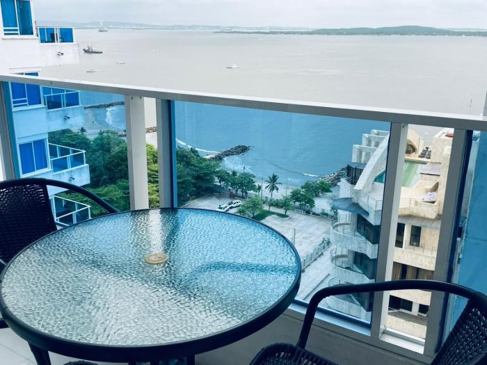 Low Cost Tranquilo apartamento con vista a la playa piso 14