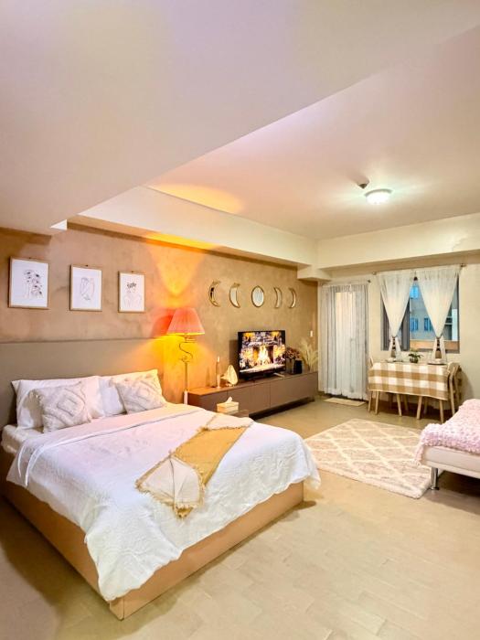 Condo in Manhattan Plaza Tower 1 with Parking Slot