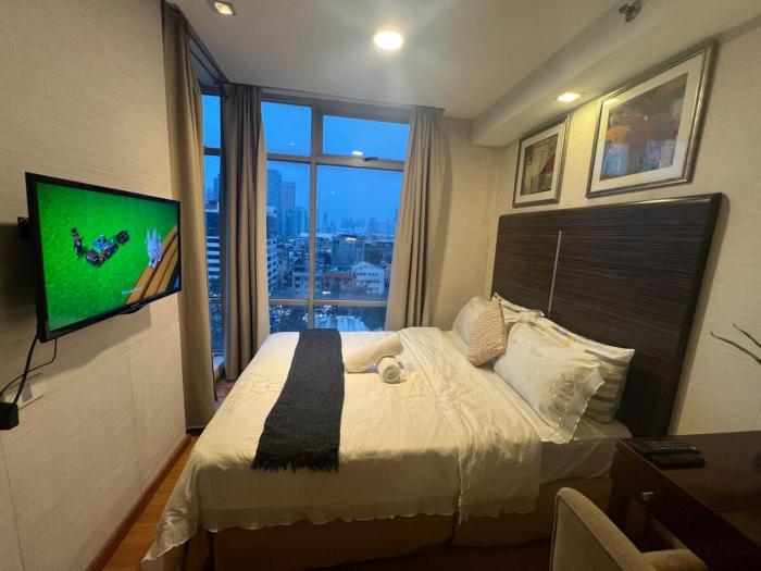1BR Hotel Vibes Rockwell View