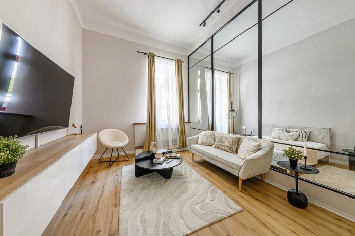 The Noble Suite at Gozsdu Courtyard - 2BR - Pool