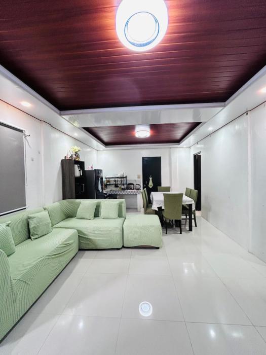 Zacs Guest House