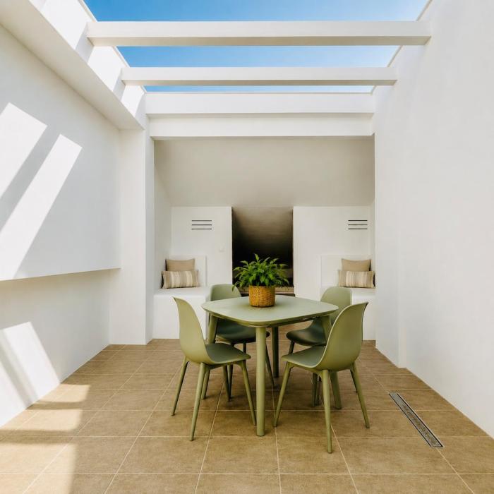 Duplex with private terrace next to the beach