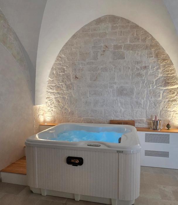 Suite Pietra Chiara Ostuni - Jacuzzi & Relax
