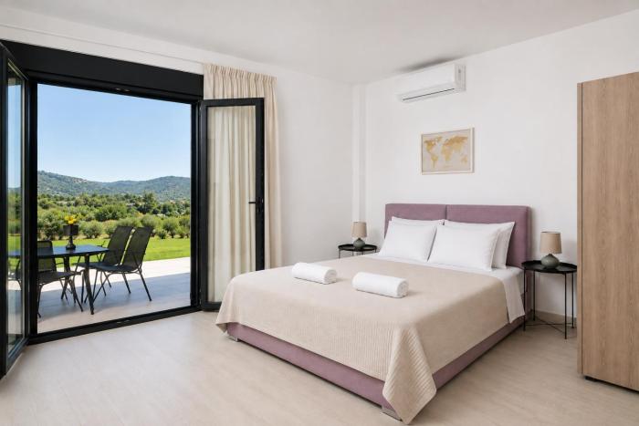 Hilltop Apartment 7