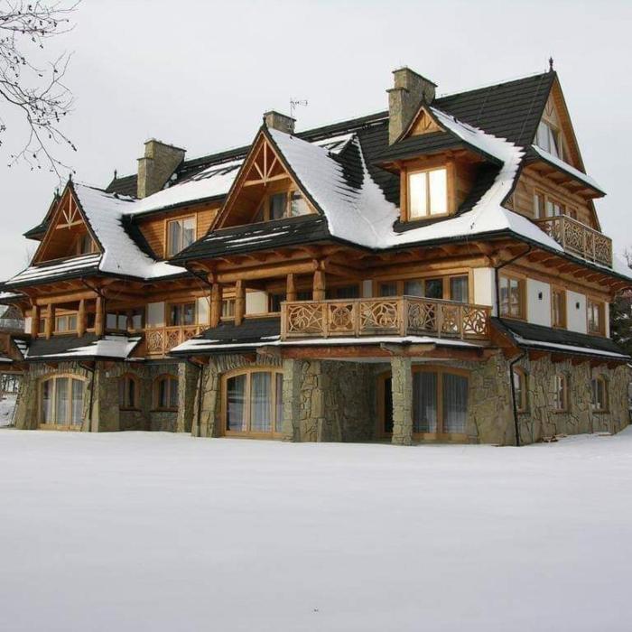 Cozy Apartment in Kościelisko with Mountain View