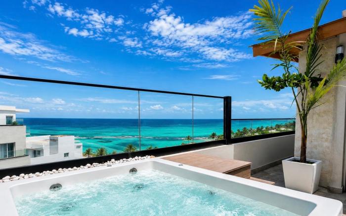 Luxurious Ocean View Penthouse With Private Jacuzzi