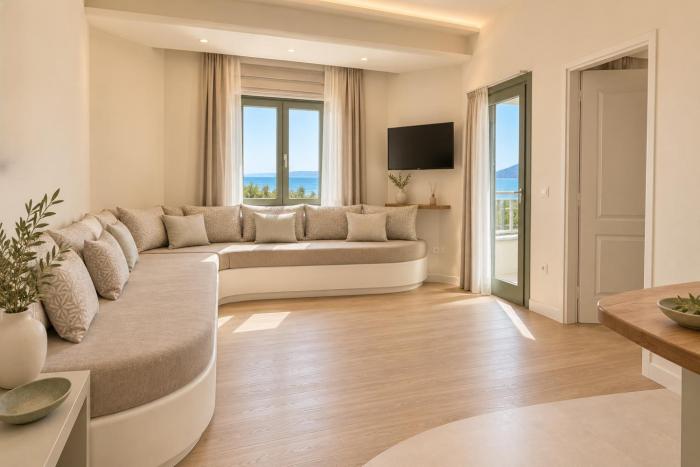Niriides Sea View Luxury Suites, Brand New 2026 August