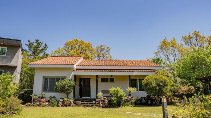 Jeju Supgol dokchae Pension