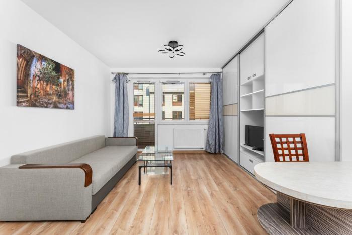 Tauron Arena Cosy Apartment by BookingHost