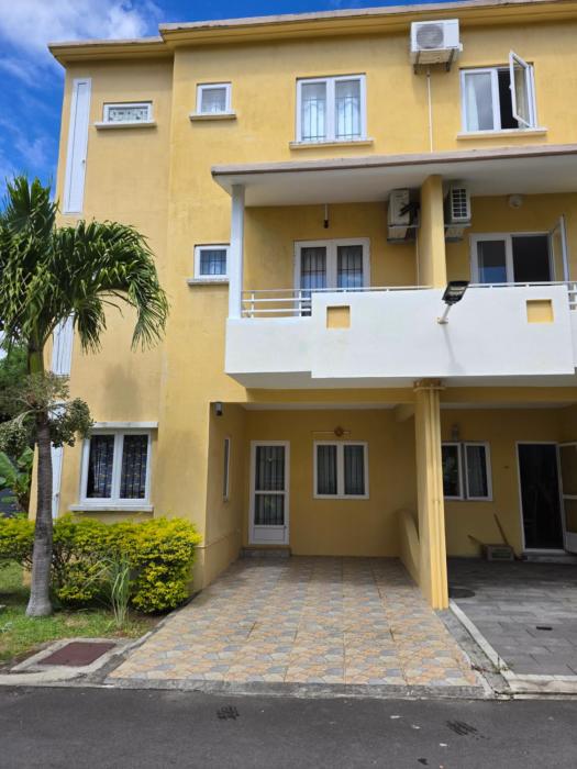 King Parrot Residence Signature Triplex