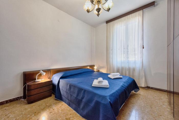 Venice apartment room service