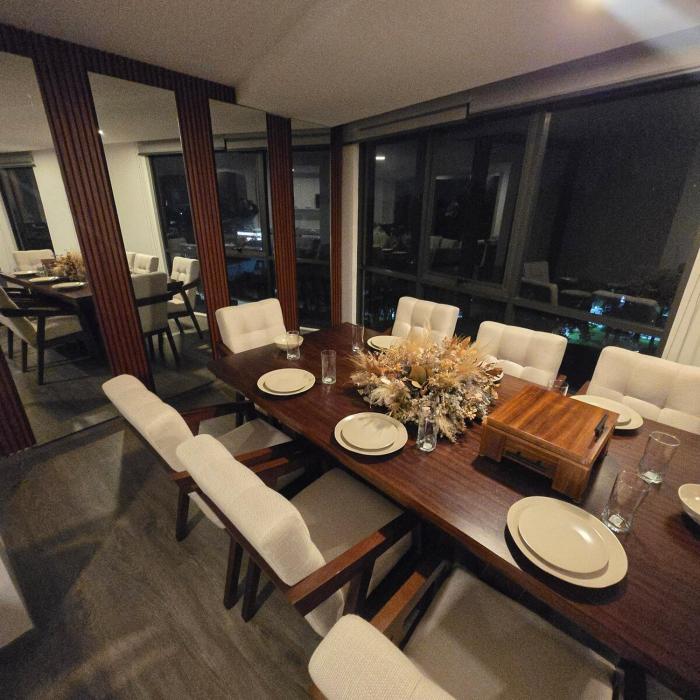 Beautiful apartment overlooking the Alameda