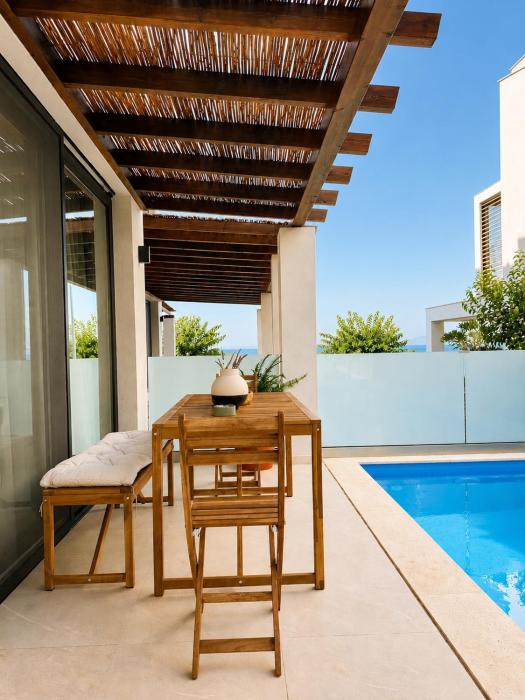 athanasian side sea view home