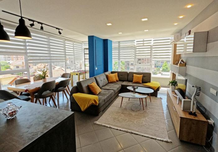 Sunny Skyline Apartmen