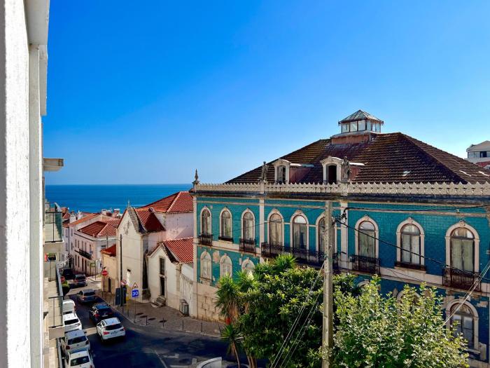 Ocean Sesimbra - Seaview Apartment Just a 5-Minute Walk to the Beach