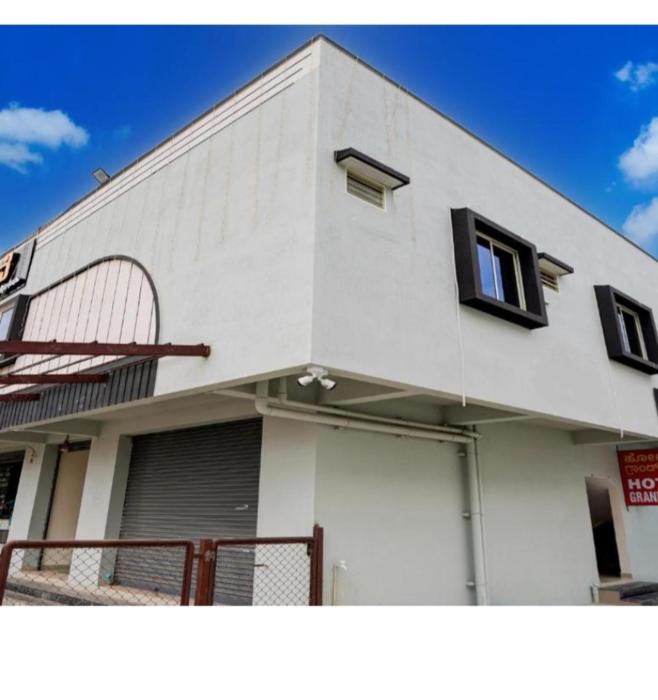 Hotel grand vista near by kepegowda international airport bengalore