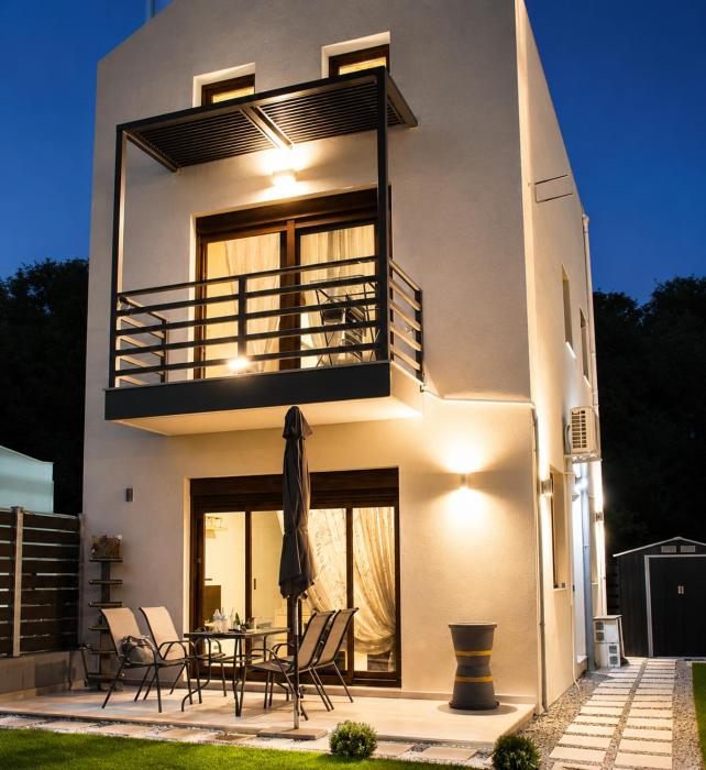 Georgia and Sotiris Sunset Villa