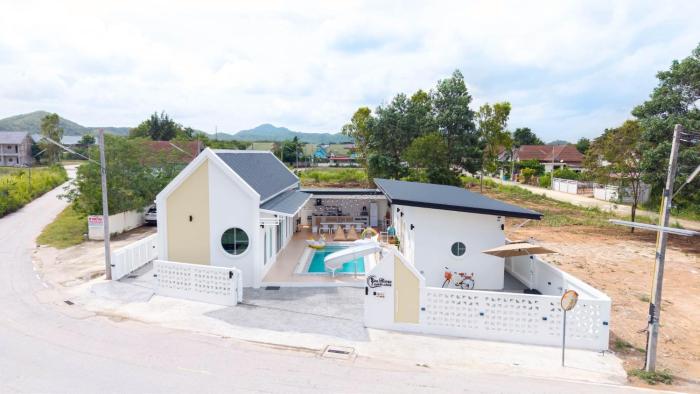 Seahorse poolvilla sattahip SP2