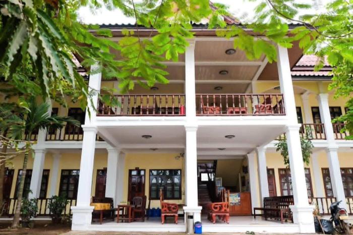 Dokban Hotel