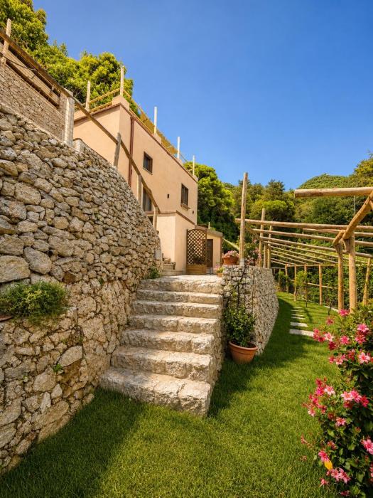 Casa Il Limoncino on the Lemons Path