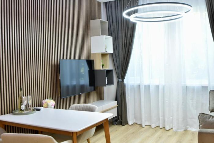 Elegant 2BR in City Center