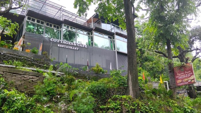 Cottages & Cafe