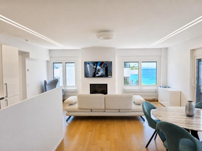Poseidon Sea View Suite, 3BR, 100m from beach