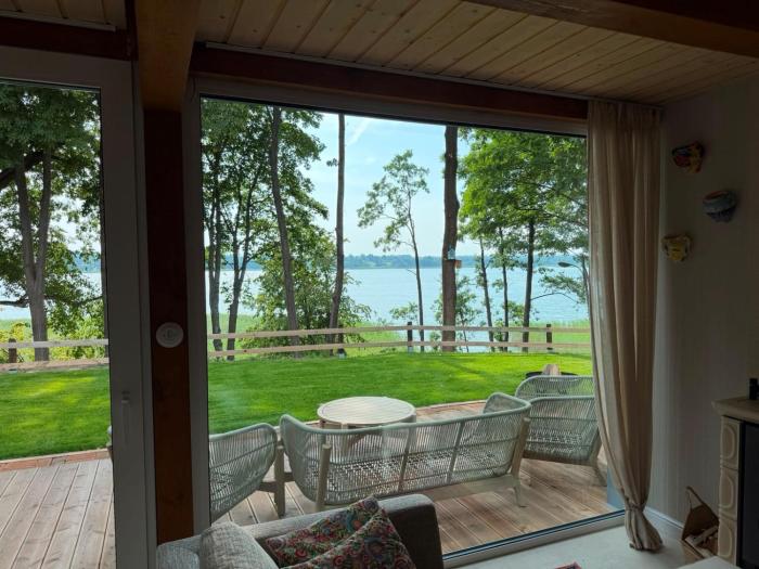 Leszcz1321- Dom z linią brzegową, sauna, jacuzzi