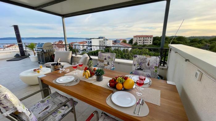 New Apartment Doktor Jan with Rooftop and Sea View Ciovo