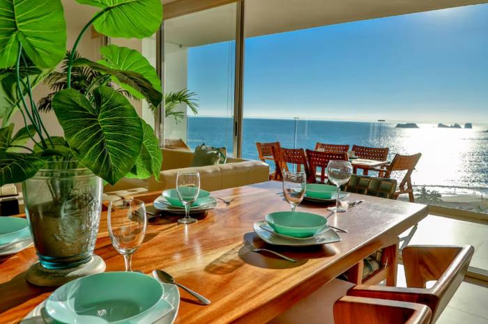 Beachfront Amara Ixtapa -Newly renovated