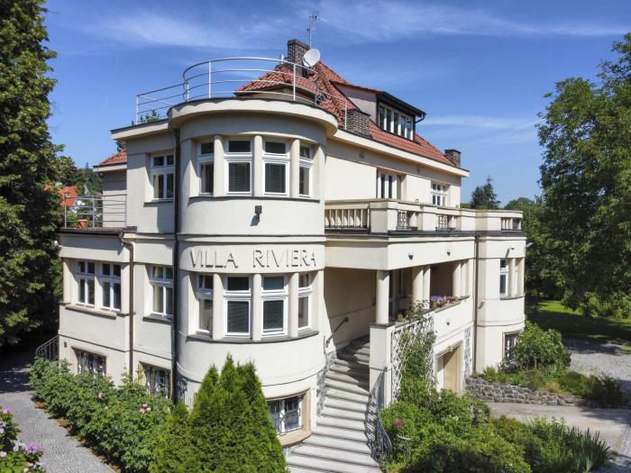 Villa Riviera