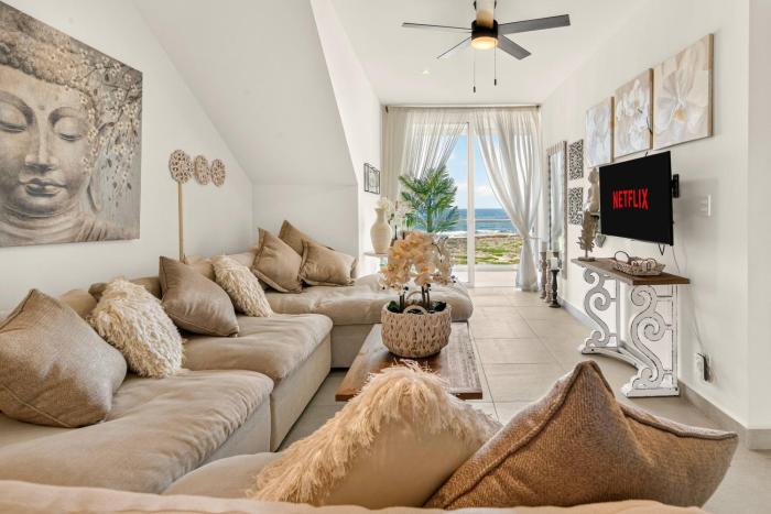 Casa Blanca By The Caribbean Sea
