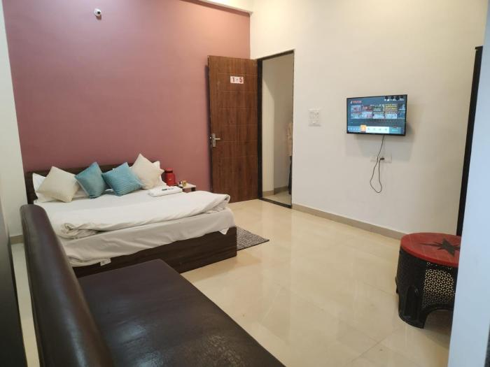 Aayansh hotel