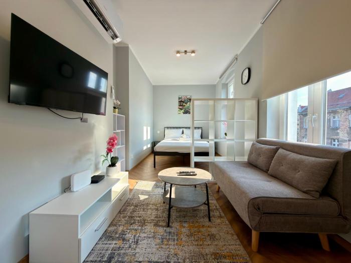 Wygodna Green Point Studio by BookingHost