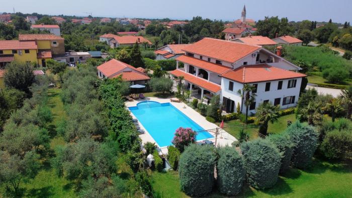 Apartments Ava