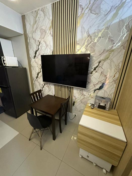 5 minutes walk to Mall SM North Quezon City Manila, Near Trinoma, Philippine Heart Center
