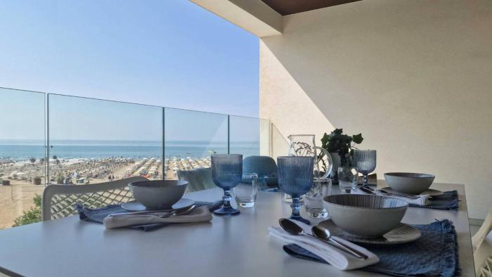 Bright stay with terrace and ocean view