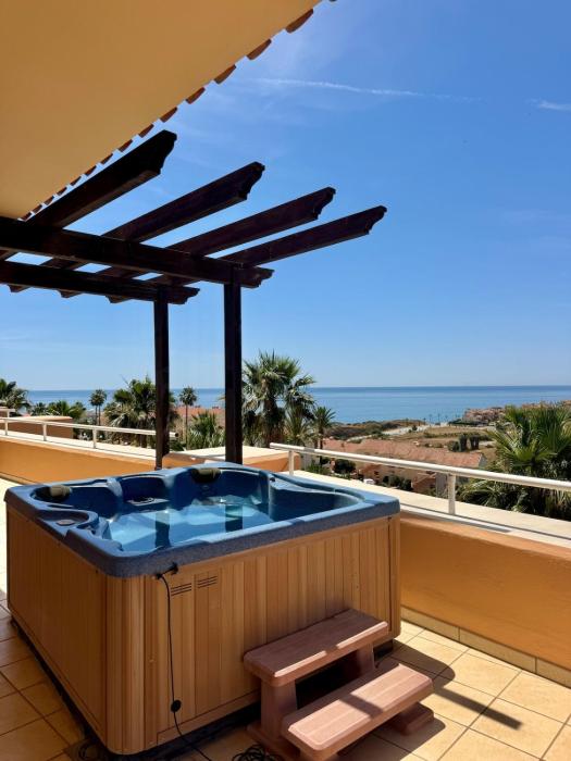 Apartment with large terrace, spa bath & magical views